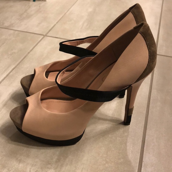 Jessica Simpson heels - Picture 2 of 5